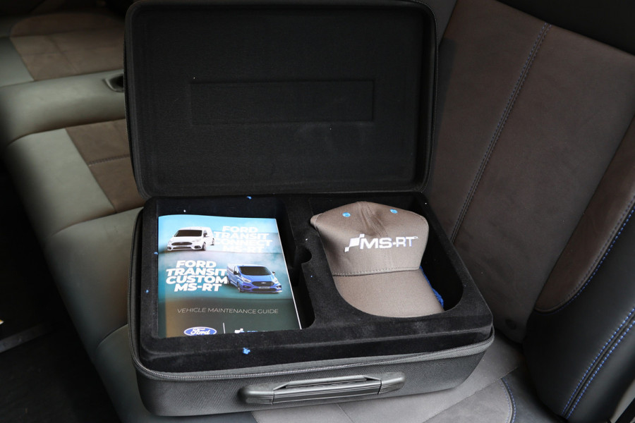 Ford Transit Custom MS-RT 320 2.0 TDCI L2H1 DC | ACC | BLIS | Bi-Xenon | Elek stoel | CarPlay | Navigatie | Camera | Stoelverwarming | L+R Schuifdeur | Lederen bekleding | Spoiler-pakket | Nieuwe APK | Verlengde fabrieksgarantie