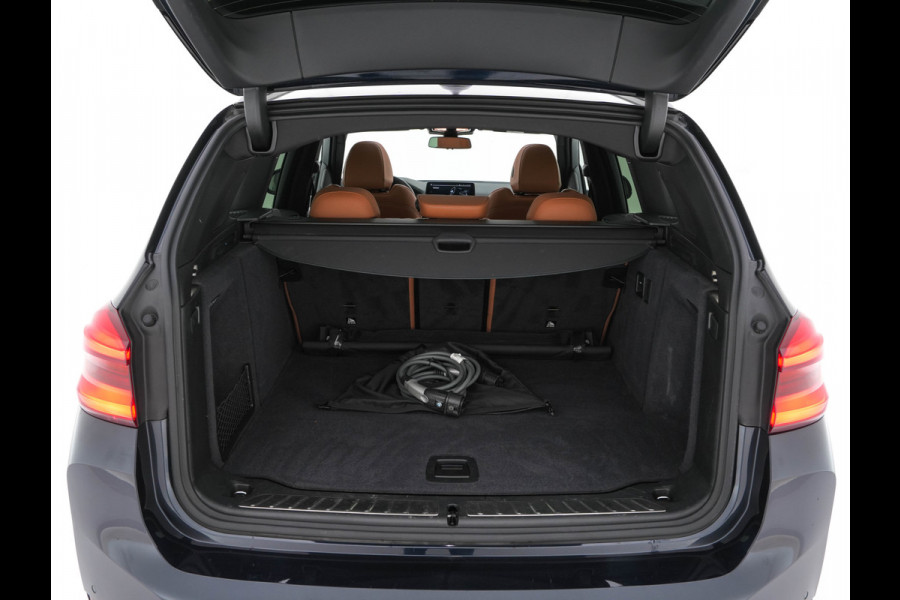 BMW iX3 High Executive 80 kWh [ 3-Fase -11kW] {SOH-98%} (INCL-BTW) Aut. *PANO | LEATHER | HARMAN/KARDON | FULL-LED | BLINDSPOT | MEMORY-PACK | DIGI-COCKPIT | HEATED-SPORTSEATS | KEYLESS | TOPVIEW | DAB+ | NAVI-FULLMAP | HEAD-UP | ...