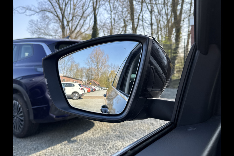 Škoda Karoq 1.5 TSI ACT 150PK DSG CLEVER CAMERA/NAVI/PANORAMADAK!