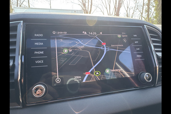 Škoda Karoq 1.5 TSI ACT 150PK DSG CLEVER CAMERA/NAVI/PANORAMADAK!