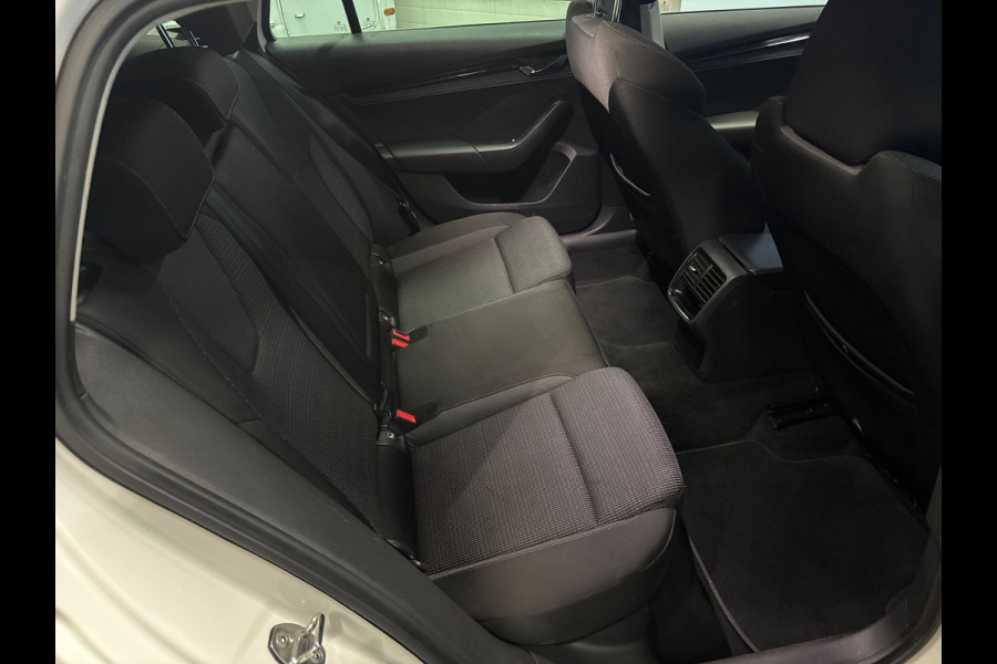 Škoda Octavia Combi 1.0 TSI Business Edition Navi | Clima| Cruise | Trekhaak