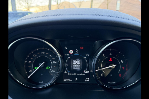 Jaguar E-Pace 2.0 P200 AWD R-Dynamic VAN: 31.900,- VOOR 29.877,- UW LENTEVOORDEEL: 2.023,- | RIJKLAARPRIJS INCL 12 MND BOVAG GARANTIE| PANO| ELEK. ACHTERKLEP| ELEK. STOEL| LEER| TREKHAAK LED