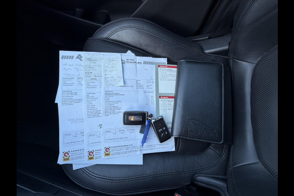 Jaguar E-Pace 2.0 P200 AWD R-Dynamic VAN: 31.900,- VOOR 29.877,- UW LENTEVOORDEEL: 2.023,- | RIJKLAARPRIJS INCL 12 MND BOVAG GARANTIE| PANO| ELEK. ACHTERKLEP| ELEK. STOEL| LEER| TREKHAAK LED