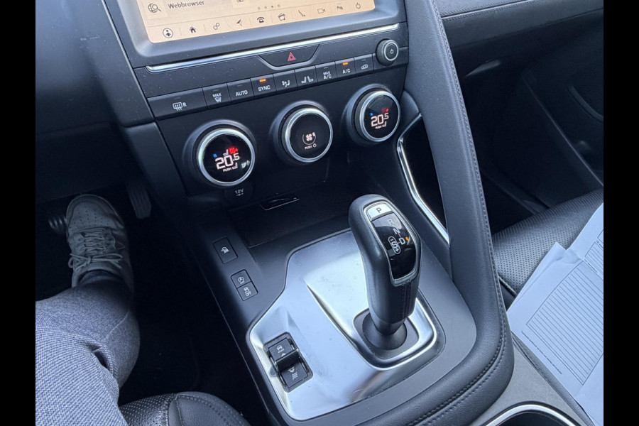 Jaguar E-Pace 2.0 P200 AWD R-Dynamic VAN: 31.900,- VOOR 29.877,- UW LENTEVOORDEEL: 2.023,- | RIJKLAARPRIJS INCL 12 MND BOVAG GARANTIE| PANO| ELEK. ACHTERKLEP| ELEK. STOEL| LEER| TREKHAAK LED
