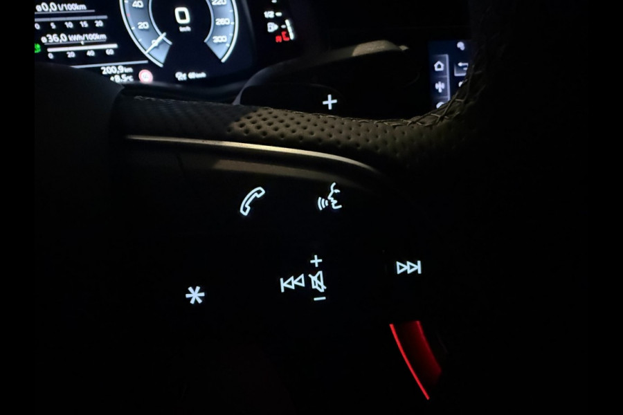 Audi Q8 Q8 55 Tfsi S-LINE Competiton 23 inch soft close RS zetels head-up trekhaak