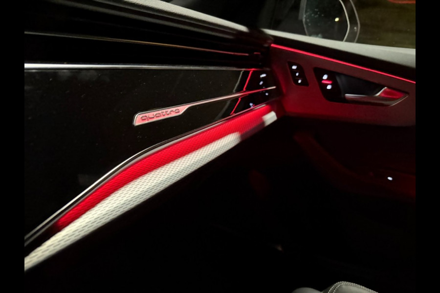 Audi Q8 Q8 55 Tfsi S-LINE Competiton 23 inch soft close RS zetels head-up trekhaak