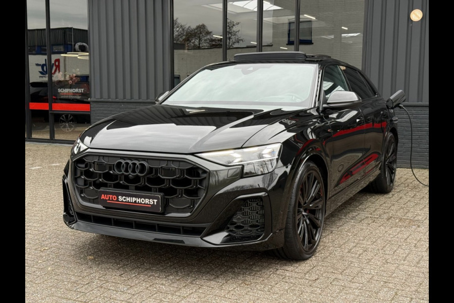 Audi Q8 Q8 55 Tfsi S-LINE Competiton 23 inch soft close RS zetels head-up trekhaak