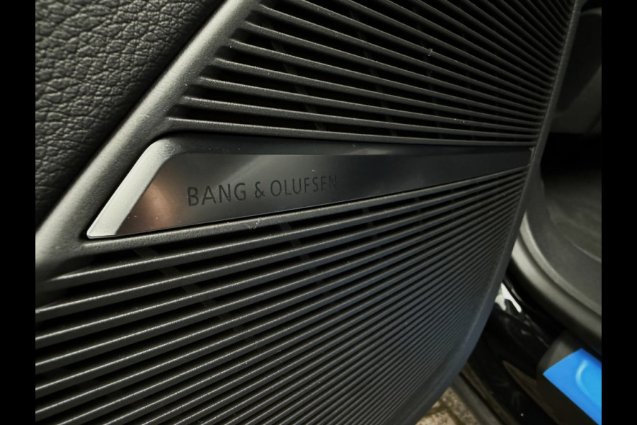 Audi Q8 Q8 55 Tfsi S-LINE Competiton 23 inch soft close RS zetels head-up trekhaak