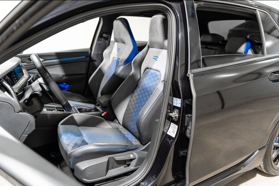 Volkswagen Golf 2.0 TSI R 4Motion PANO IQ CAMERA