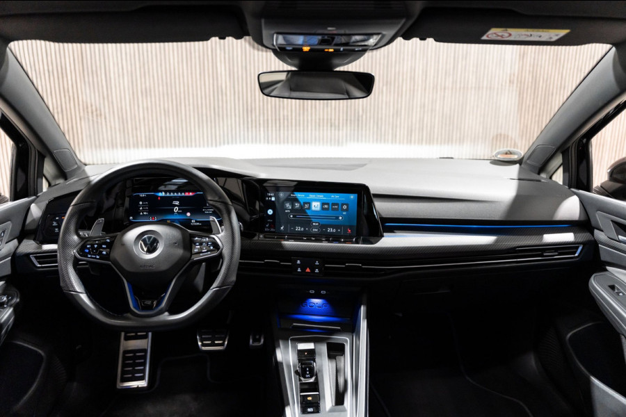 Volkswagen Golf 2.0 TSI R 4Motion PANO IQ CAMERA