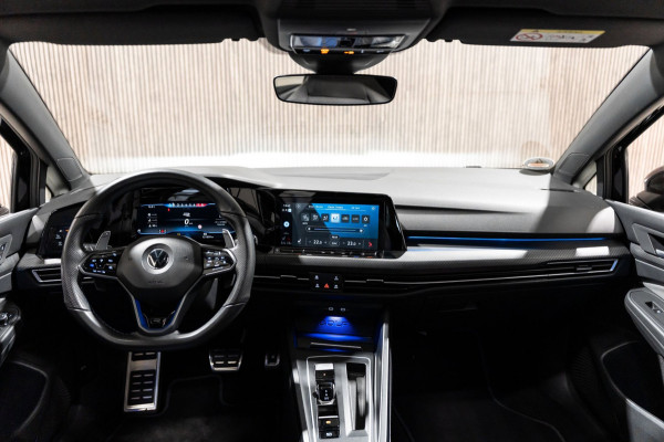 Volkswagen Golf 2.0 TSI R 4Motion PANO IQ CAMERA