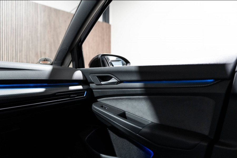 Volkswagen Golf 2.0 TSI R 4Motion PANO IQ CAMERA