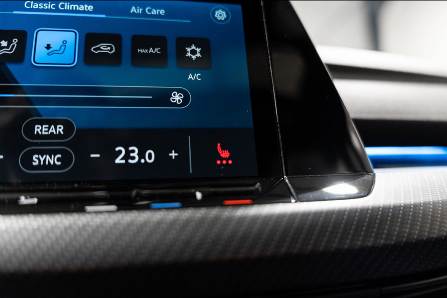 Volkswagen Golf 2.0 TSI R 4Motion PANO IQ CAMERA