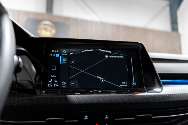 Volkswagen Golf 2.0 TSI R 4Motion PANO IQ CAMERA