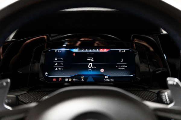 Volkswagen Golf 2.0 TSI R 4Motion PANO IQ CAMERA