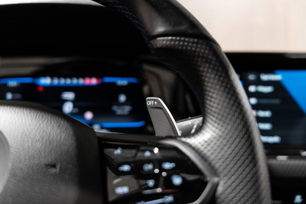 Volkswagen Golf 2.0 TSI R 4Motion PANO IQ CAMERA