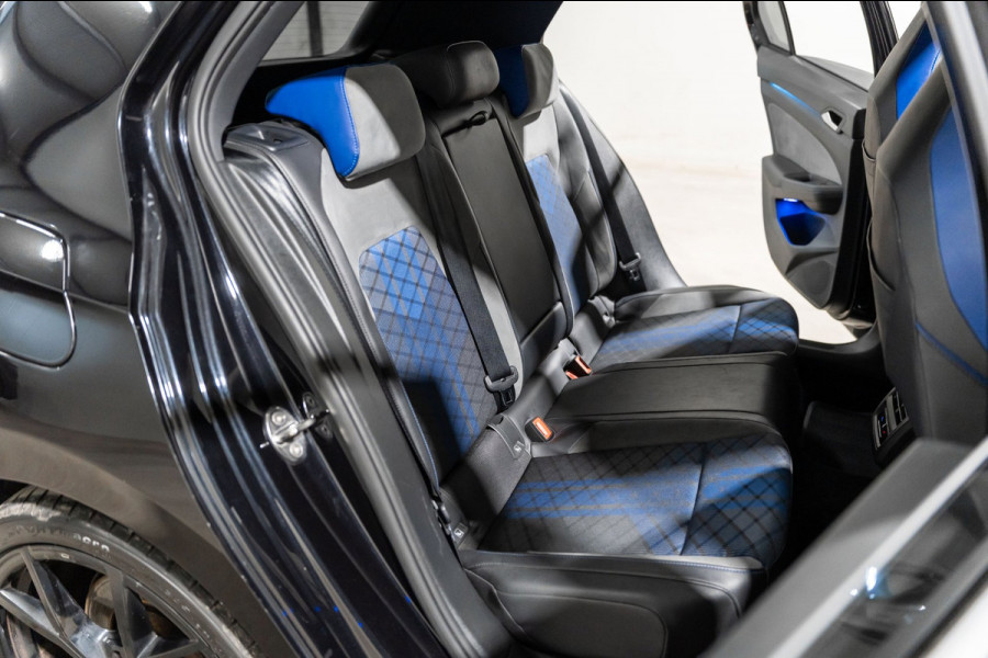 Volkswagen Golf 2.0 TSI R 4Motion PANO IQ CAMERA