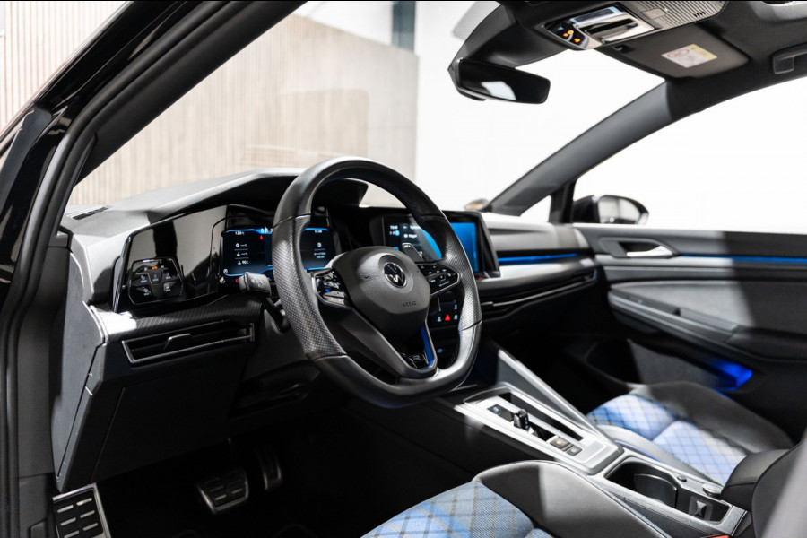 Volkswagen Golf 2.0 TSI R 4Motion PANO IQ CAMERA