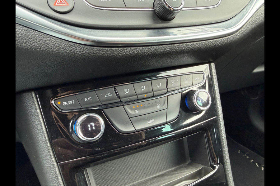 Opel Astra Sports Tourer 1.2 Turbo Elegance - Navi - Climate - Parkeerhulp - Trekhaak - Org.NL