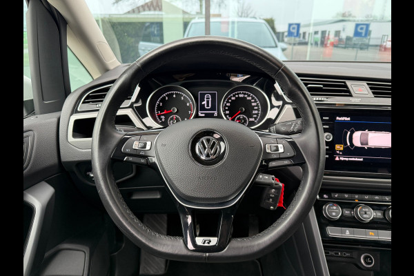 Volkswagen Touran 1.2 TSI Highline Edition R Line 7p - Navi - Trekhaak - LED
