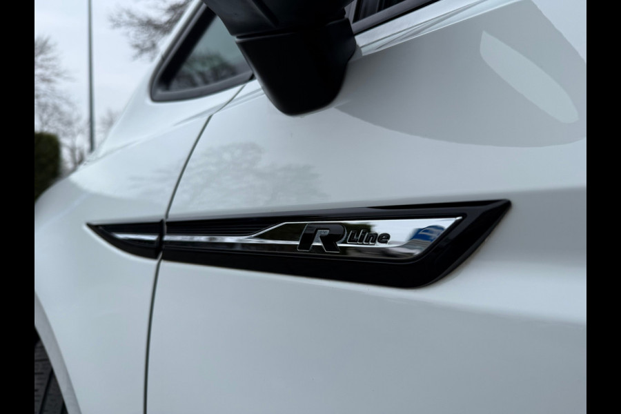 Volkswagen Touran 1.2 TSI Highline Edition R Line 7p - Navi - Trekhaak - LED