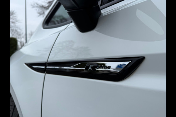 Volkswagen Touran 1.2 TSI Highline Edition R Line 7p - Navi - Trekhaak - LED