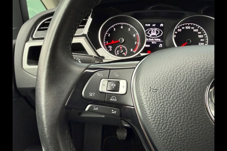 Volkswagen Touran 1.2 TSI Highline Edition R Line 7p - Navi - Trekhaak - LED