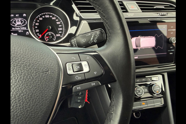 Volkswagen Touran 1.2 TSI Highline Edition R Line 7p - Navi - Trekhaak - LED