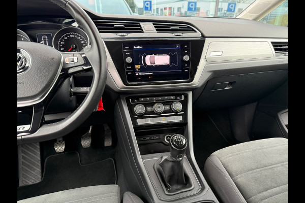 Volkswagen Touran 1.2 TSI Highline Edition R Line 7p - Navi - Trekhaak - LED
