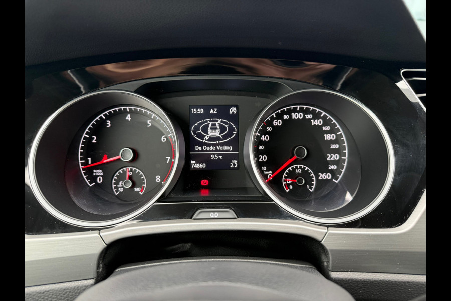 Volkswagen Touran 1.2 TSI Highline Edition R Line 7p - Navi - Trekhaak - LED