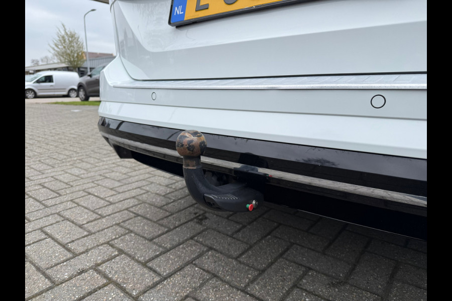 Volkswagen Touran 1.2 TSI Highline Edition R Line 7p - Navi - Trekhaak - LED