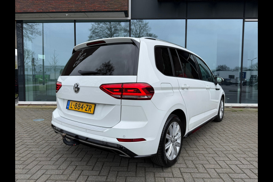 Volkswagen Touran 1.2 TSI Highline Edition R Line 7p - Navi - Trekhaak - LED