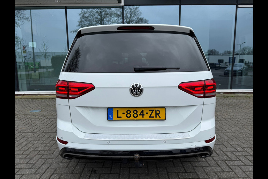 Volkswagen Touran 1.2 TSI Highline Edition R Line 7p - Navi - Trekhaak - LED