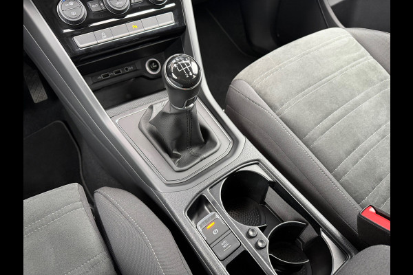Volkswagen Touran 1.2 TSI Highline Edition R Line 7p - Navi - Trekhaak - LED