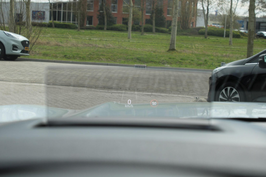 Ford Kuga 2.5 FHEV Active X 190pk | Driver Assistance Pack | 4WD | Technology Pack | 2.100kg Trekgewicht | Winterpack | Panoramadak | All Weather Banden | Geen stekker nodig