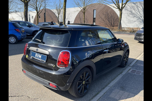 MINI Mini Electric Yours 33 kWh SOH 100% | VAN €20.900,- NU VOOR SLECHTS €18.877,- Uw LENTEVOORDEEL €2.023,-| SUPER COMPLEET UITGEVOERD| PANO | HARMAN KARDON | STOELVERWARMING| HEAD-UP DISPLAY| ACHTERUITRIJCAMERA|