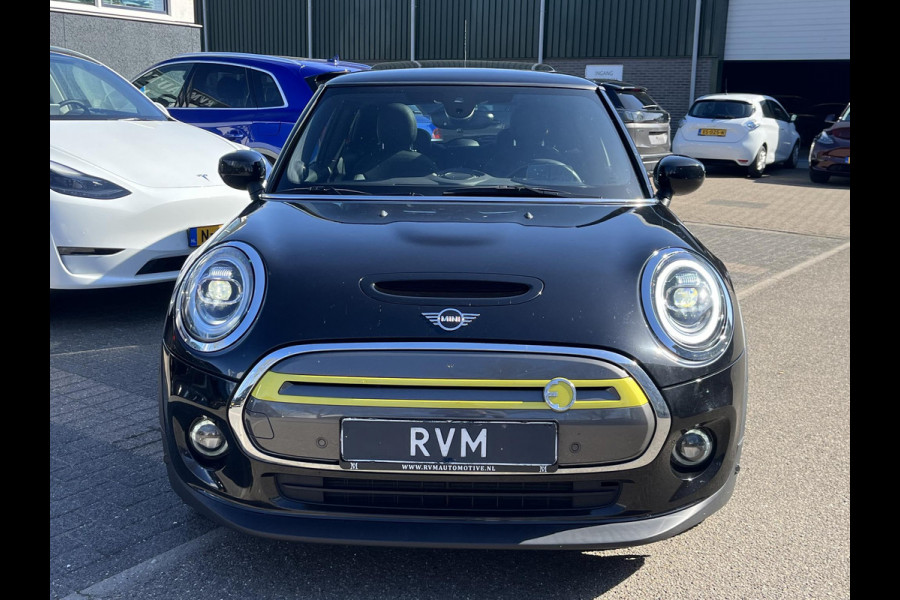 MINI Mini Electric Yours 33 kWh SOH 100% | VAN €20.900,- NU VOOR SLECHTS €18.877,- Uw LENTEVOORDEEL €2.023,-| SUPER COMPLEET UITGEVOERD| PANO | HARMAN KARDON | STOELVERWARMING| HEAD-UP DISPLAY| ACHTERUITRIJCAMERA|