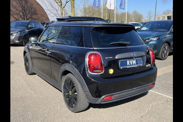 MINI Mini Electric Yours 33 kWh SOH 100% | VAN €20.900,- NU VOOR SLECHTS €18.877,- Uw LENTEVOORDEEL €2.023,-| SUPER COMPLEET UITGEVOERD| PANO | HARMAN KARDON | STOELVERWARMING| HEAD-UP DISPLAY| ACHTERUITRIJCAMERA|