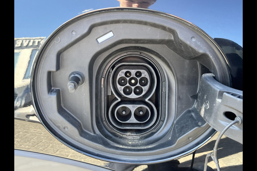 MINI Mini Electric Yours 33 kWh SOH 100% | VAN €20.900,- NU VOOR SLECHTS €18.877,- Uw LENTEVOORDEEL €2.023,-| SUPER COMPLEET UITGEVOERD| PANO | HARMAN KARDON | STOELVERWARMING| HEAD-UP DISPLAY| ACHTERUITRIJCAMERA|