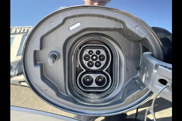 MINI Mini Electric Yours 33 kWh SOH 100% | VAN €20.900,- NU VOOR SLECHTS €18.877,- Uw LENTEVOORDEEL €2.023,-| SUPER COMPLEET UITGEVOERD| PANO | HARMAN KARDON | STOELVERWARMING| HEAD-UP DISPLAY| ACHTERUITRIJCAMERA|