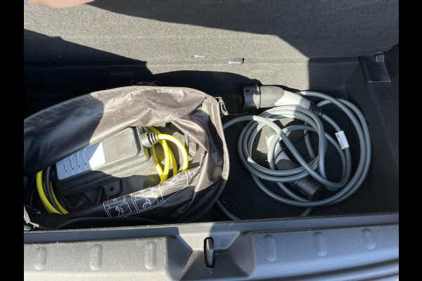 MINI Mini Electric Yours 33 kWh SOH 100% | VAN €20.900,- NU VOOR SLECHTS €18.877,- Uw LENTEVOORDEEL €2.023,-| SUPER COMPLEET UITGEVOERD| PANO | HARMAN KARDON | STOELVERWARMING| HEAD-UP DISPLAY| ACHTERUITRIJCAMERA|