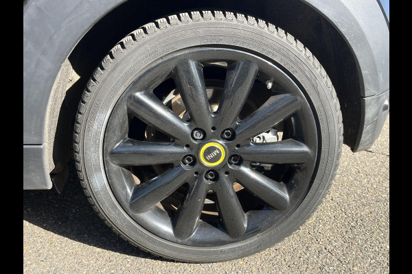 MINI Mini Electric Yours 33 kWh SOH 100% | VAN €20.900,- NU VOOR SLECHTS €18.877,- Uw LENTEVOORDEEL €2.023,-| SUPER COMPLEET UITGEVOERD| PANO | HARMAN KARDON | STOELVERWARMING| HEAD-UP DISPLAY| ACHTERUITRIJCAMERA|