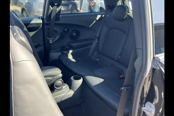 MINI Mini Electric Yours 33 kWh SOH 100% | VAN €20.900,- NU VOOR SLECHTS €18.877,- Uw LENTEVOORDEEL €2.023,-| SUPER COMPLEET UITGEVOERD| PANO | HARMAN KARDON | STOELVERWARMING| HEAD-UP DISPLAY| ACHTERUITRIJCAMERA|