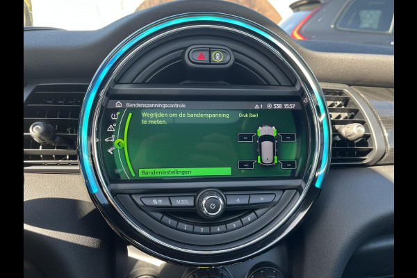 MINI Mini Electric Yours 33 kWh SOH 100% | VAN €20.900,- NU VOOR SLECHTS €18.877,- Uw LENTEVOORDEEL €2.023,-| SUPER COMPLEET UITGEVOERD| PANO | HARMAN KARDON | STOELVERWARMING| HEAD-UP DISPLAY| ACHTERUITRIJCAMERA|