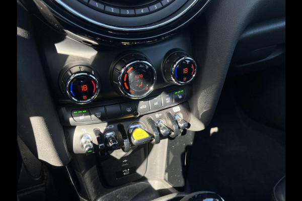 MINI Mini Electric Yours 33 kWh SOH 100% | VAN €20.900,- NU VOOR SLECHTS €18.877,- Uw LENTEVOORDEEL €2.023,-| SUPER COMPLEET UITGEVOERD| PANO | HARMAN KARDON | STOELVERWARMING| HEAD-UP DISPLAY| ACHTERUITRIJCAMERA|