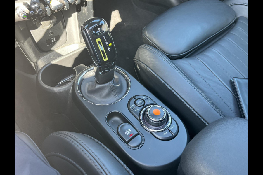 MINI Mini Electric Yours 33 kWh SOH 100% | VAN €20.900,- NU VOOR SLECHTS €18.877,- Uw LENTEVOORDEEL €2.023,-| SUPER COMPLEET UITGEVOERD| PANO | HARMAN KARDON | STOELVERWARMING| HEAD-UP DISPLAY| ACHTERUITRIJCAMERA|