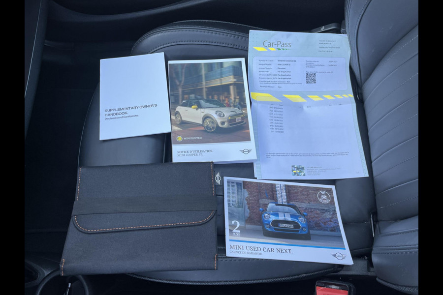 MINI Mini Electric Yours 33 kWh SOH 100% | VAN €20.900,- NU VOOR SLECHTS €18.877,- Uw LENTEVOORDEEL €2.023,-| SUPER COMPLEET UITGEVOERD| PANO | HARMAN KARDON | STOELVERWARMING| HEAD-UP DISPLAY| ACHTERUITRIJCAMERA|