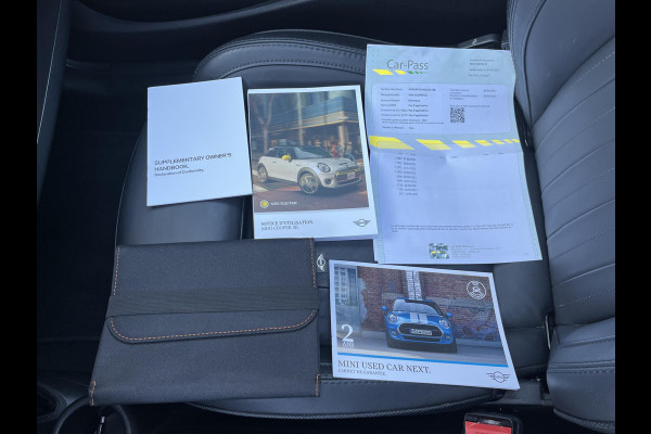 MINI Mini Electric Yours 33 kWh SOH 100% | VAN €20.900,- NU VOOR SLECHTS €18.877,- Uw LENTEVOORDEEL €2.023,-| SUPER COMPLEET UITGEVOERD| PANO | HARMAN KARDON | STOELVERWARMING| HEAD-UP DISPLAY| ACHTERUITRIJCAMERA|