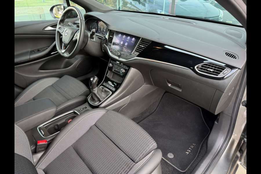 Opel Astra Sports Tourer 1.2 Turbo Elegance - Navi - Climate - Parkeerhulp - Trekhaak - Org.NL