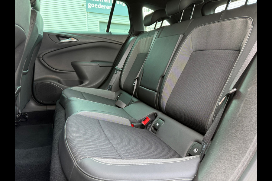 Opel Astra Sports Tourer 1.2 Turbo Elegance - Navi - Climate - Parkeerhulp - Trekhaak - Org.NL